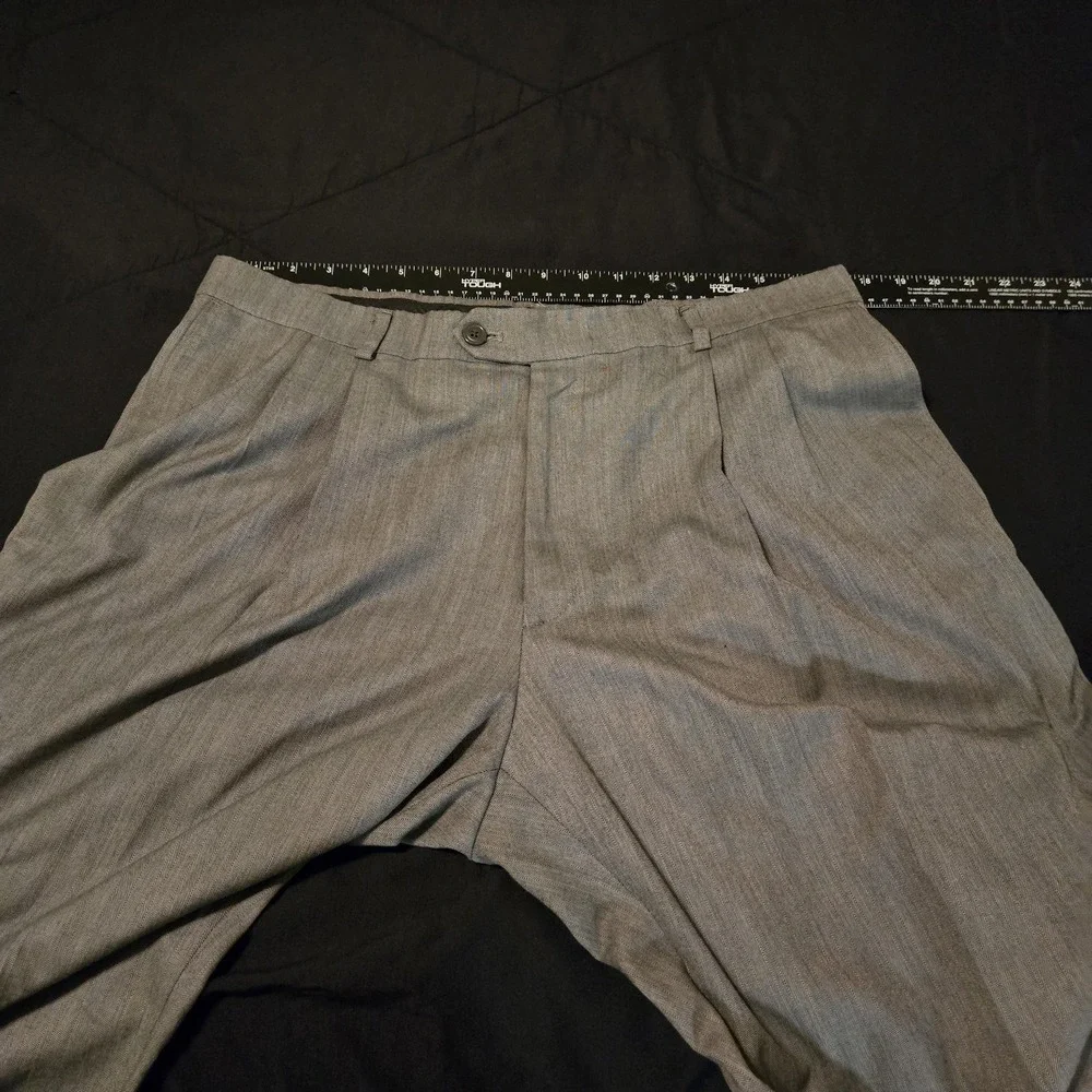 Haggar Pants Mens 38x29 Gray Dress Pleated‎ Straight Leg Herringbone Cuffed